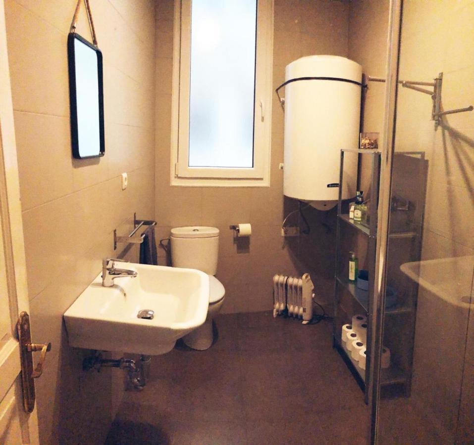 Apartamento centrico junto al museo con wifi Bilbao Esterno foto